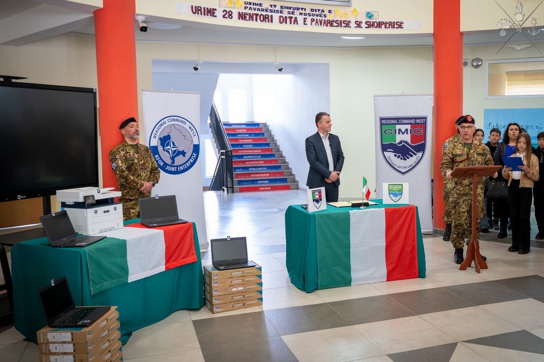 Missione KFOR: donazione di materiale informatico a scuola pubblica