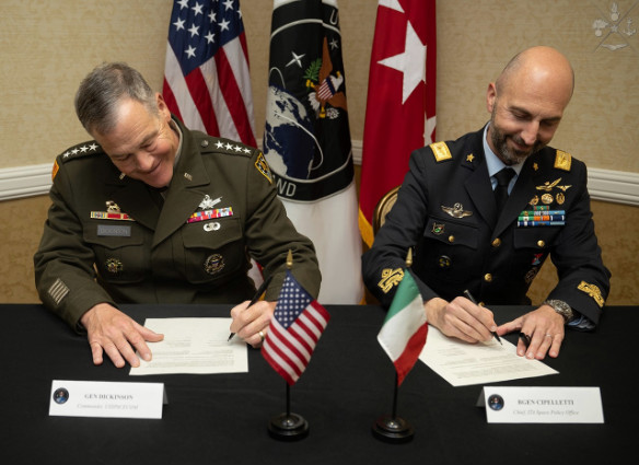 Firmato accordo con gli USA per l’assegnazione di un Ufficiale di collegamento italiano presso lo USSPACECOM