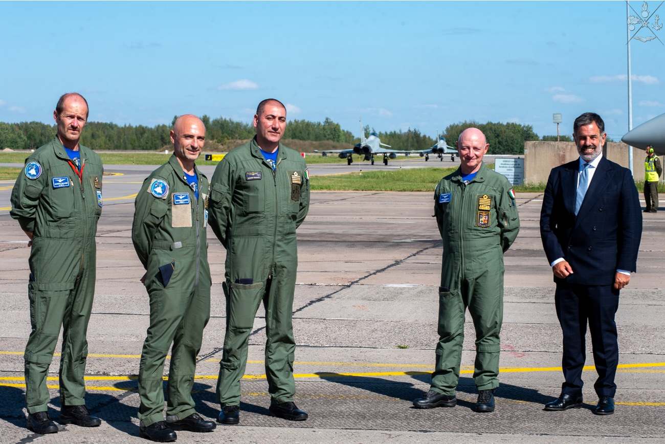 Baltic Air Policing: il Capo di Stato Maggiore dell’Aeronautica Militare, Generale di Squadra Aerea Luca Goretti, visita la Task Force Air - 36th Wing a Šiauliai