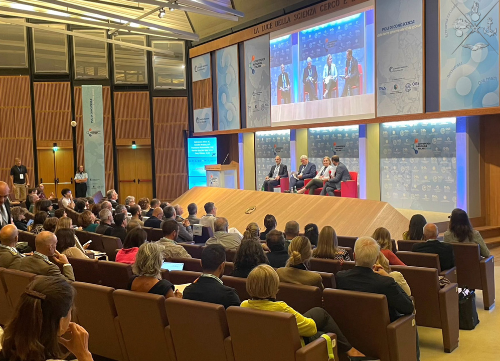Regioni polari, la Difesa a sostegno della ricerca: conclusa la prima Conferenza Nazionale Polare. In continuità con il percorso avviato dal Sottosegretario Rauti