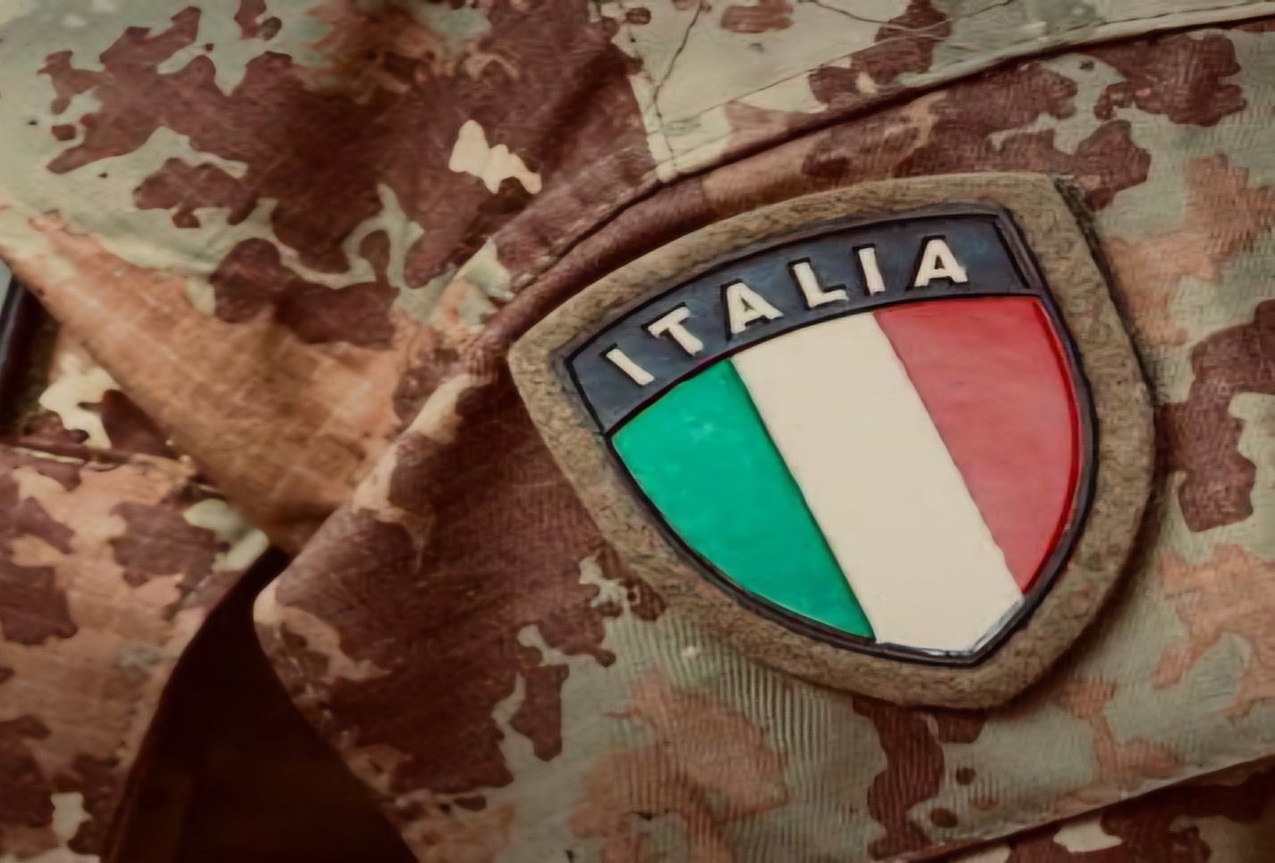 Militare dell’operazione “Strade Sicure” dell’Esercito salva un uomo in procinto di lanciarsi da un cavalcavia