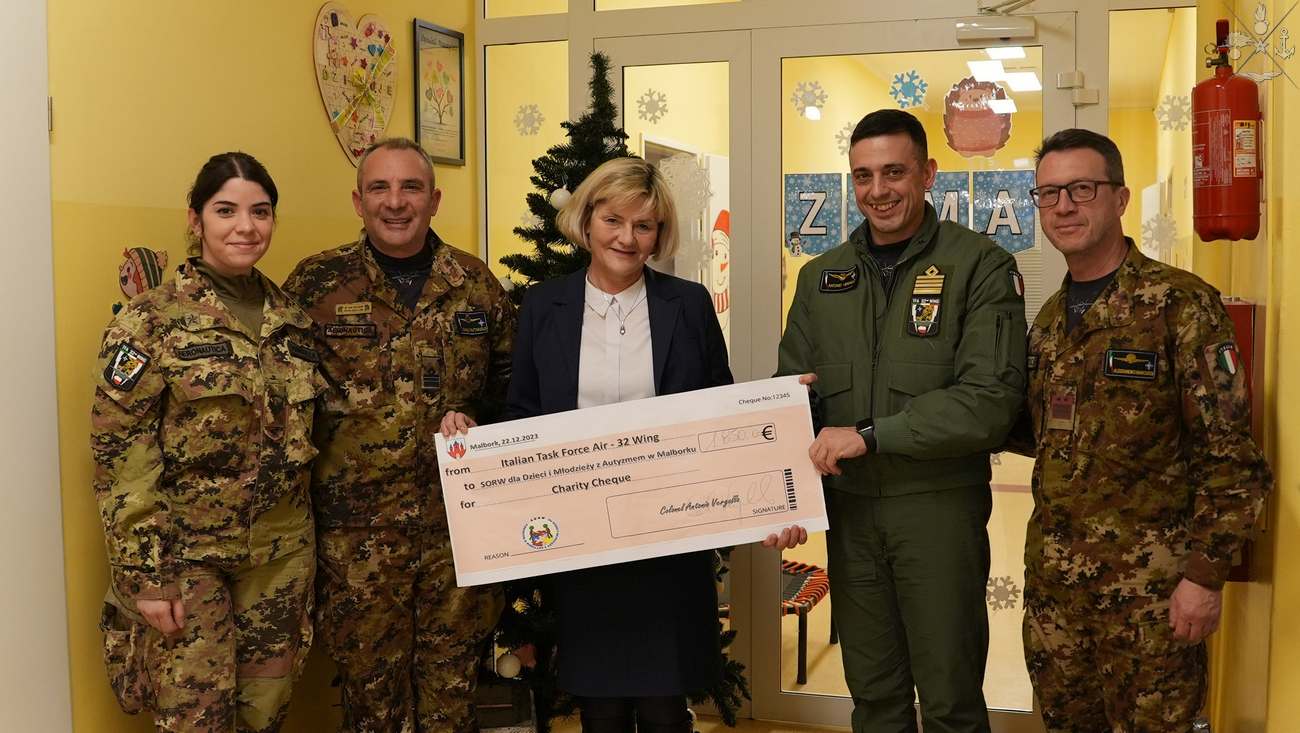 Polonia, la solidarietà del contingente italiano raggiunge i più bisognosi della comunità di Malbork