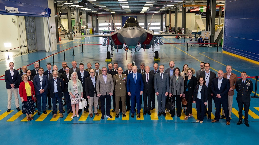 Segredifesa: gli ambasciatori NATO in visita al polo regionale trivalente di Cameri