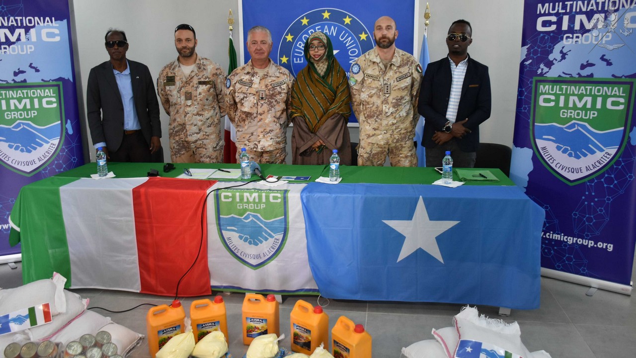 Somalia: Distribuiti viveri ai bisognosi di Mogadiscio