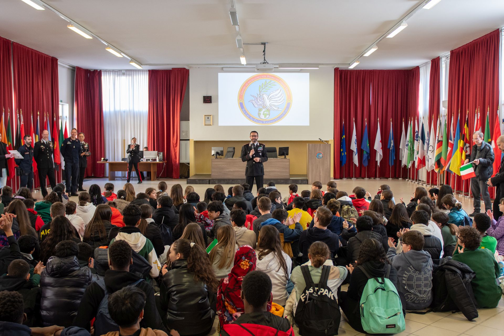 CoESPU: Cerimonia dell'Alzabandiera Solenne con gli studenti delle scuole vicentine