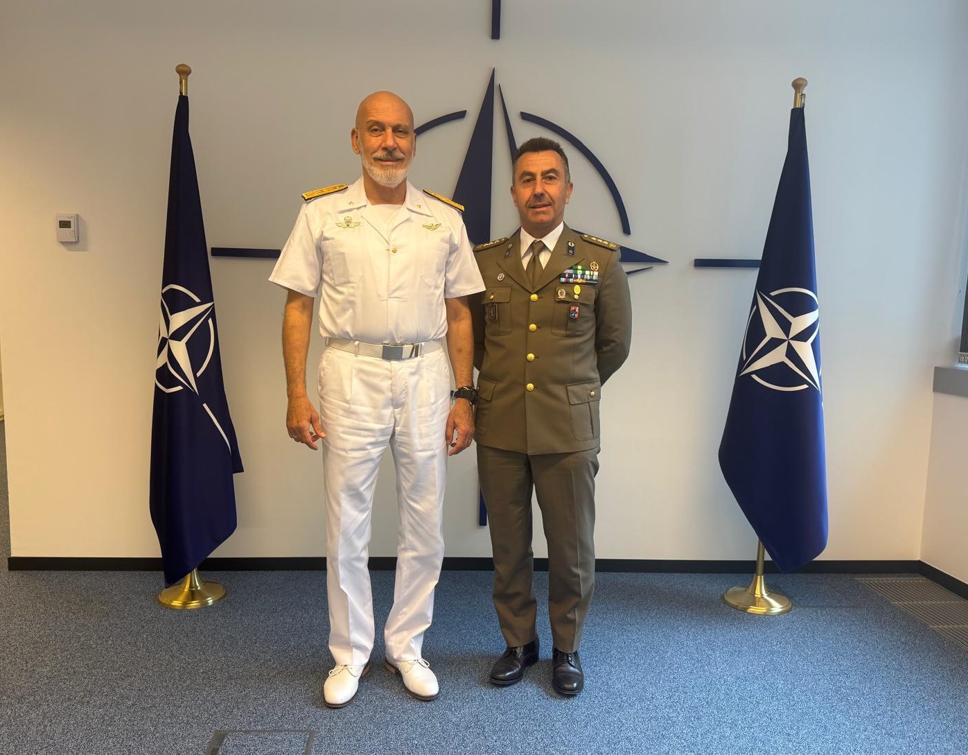 Nella foto, da sinistra, l'Ammiraglio Cavo Dragone ed il Colonnello Feo