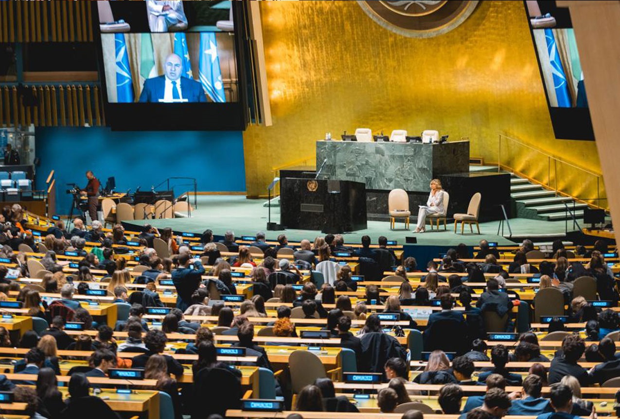 Il Ministro Crosetto al forum “Change the World Model United Nations” Il Ministro Crosetto al forum “Change the World Model United Nations”