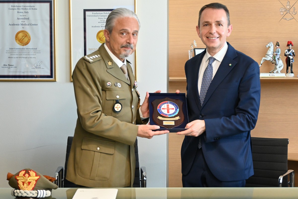 Visita dell’Ispettore Generale della Sanità Militare al Policlinico Universitario Campus Bio-Medico di ROMA Visita dell’Ispettore Generale della Sanità Militare al Policlinico Universitario Campus Bio-Medico di ROMA