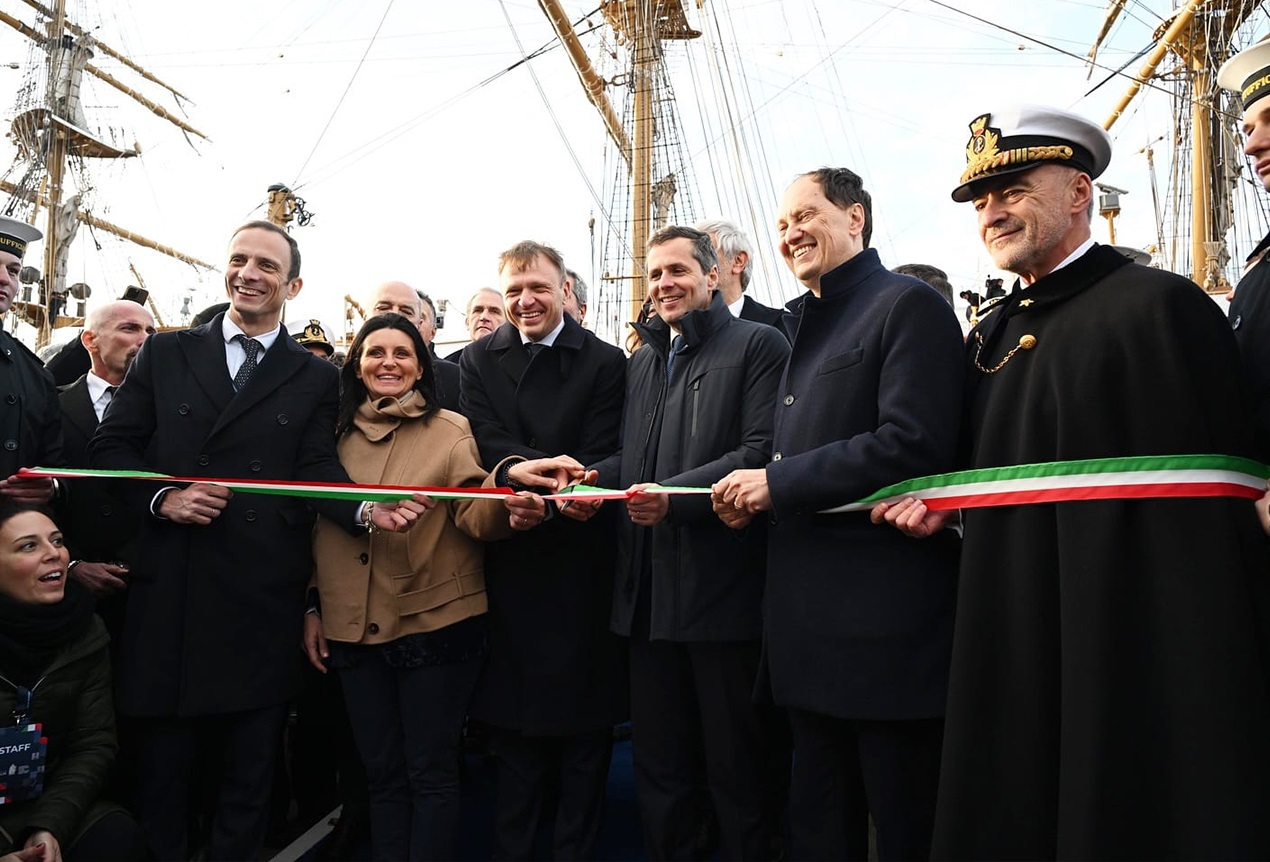 Il Sottosegretario Perego alla cerimonia per il rientro in Italia di Nave Vespucci Il Sottosegretario Perego alla cerimonia per il rientro in Italia di Nave Vespucci