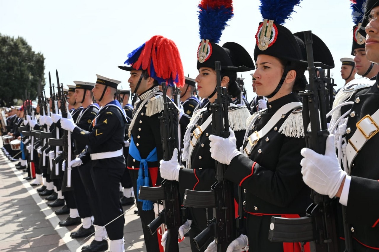 Giuramento congiunto del 25° Corso Normali Marescialli della Marina e del 141° Corso della Scuola Allievi Carabinieri