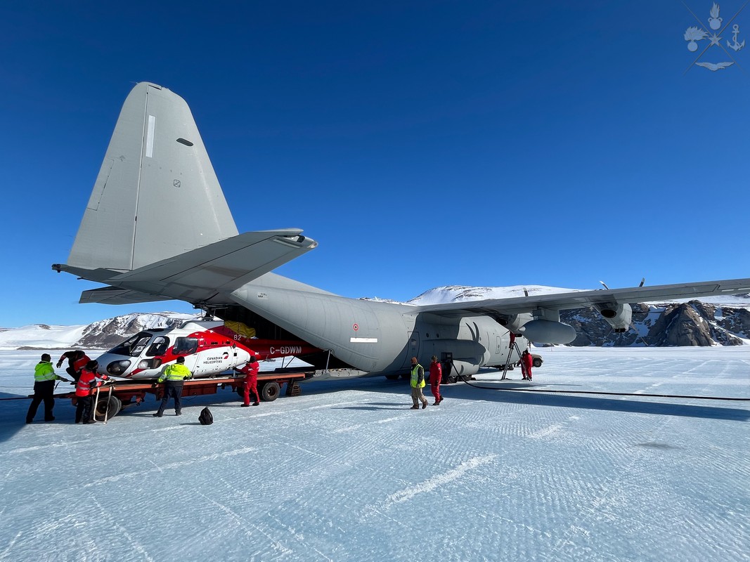 Antartide: concluso il ponte aereo dell'Aeronautica Militare a supporto della 40^ spedizione italiana Antartide: concluso il ponte aereo dell'Aeronautica Militare a supporto della 40^ spedizione italiana