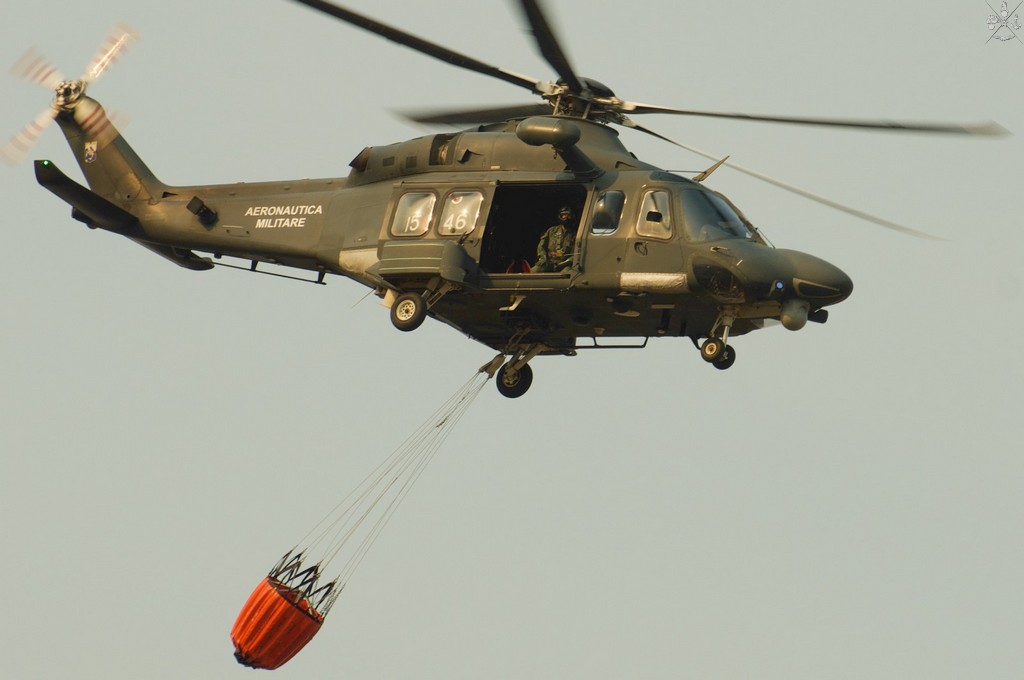 AIB 2023: Aeronautica militare in prima linea in Sicilia e Sardegna