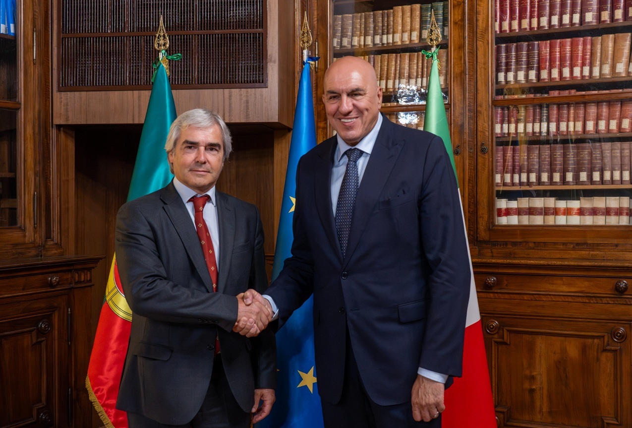 Le ministre Crosetto rencontre son homologue portugais Nuno Melo