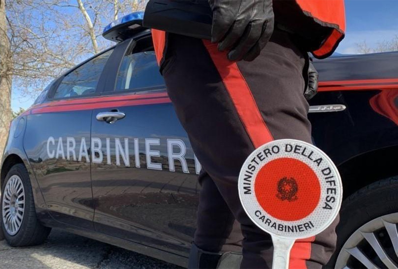 Carabinieri save a man from an extreme act