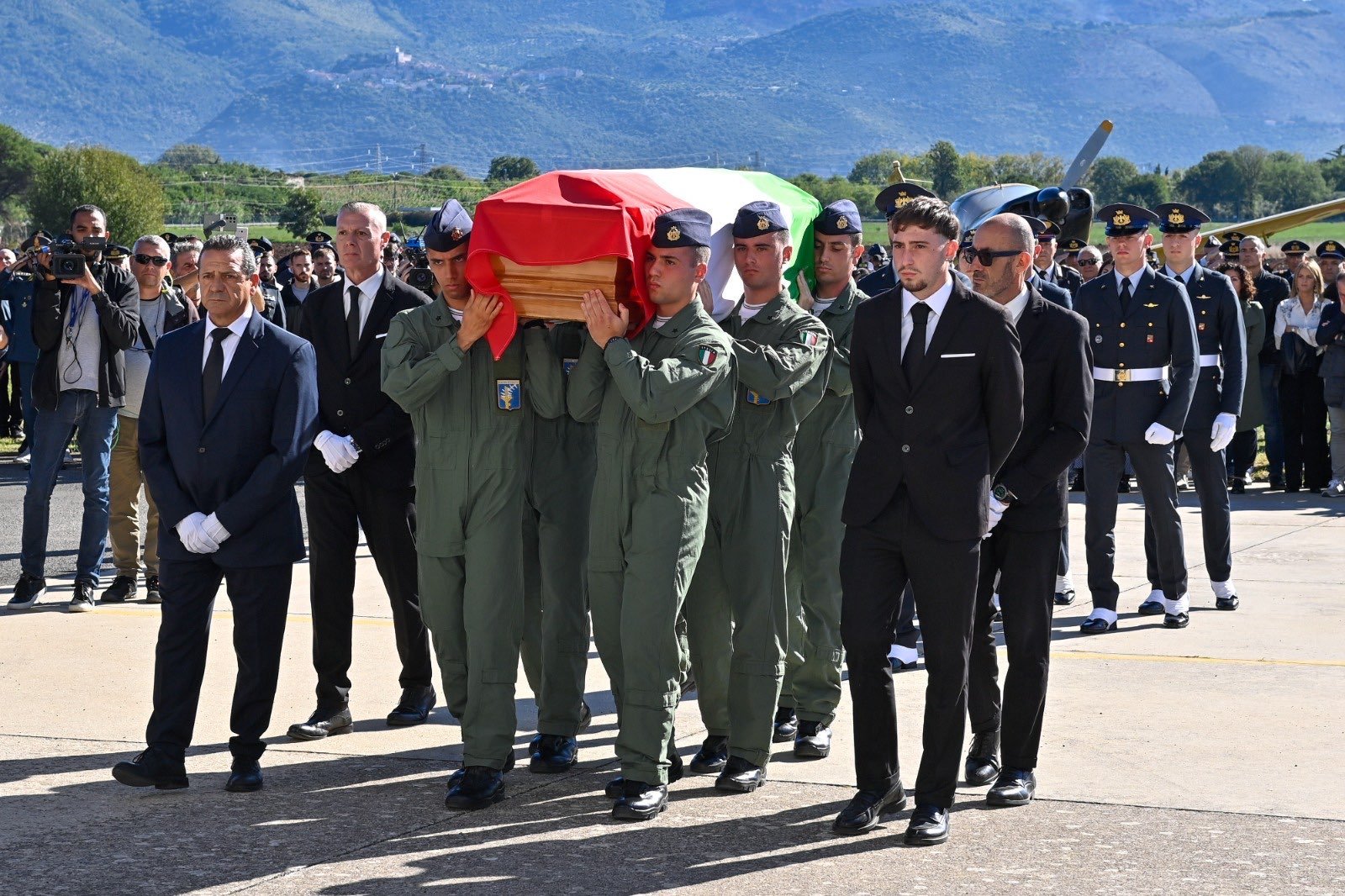 Forum Italia – Ultimo saluto al Generale Simone Mettini e all’Allievo Ufficiale pilota Lorenzo Nucheli
