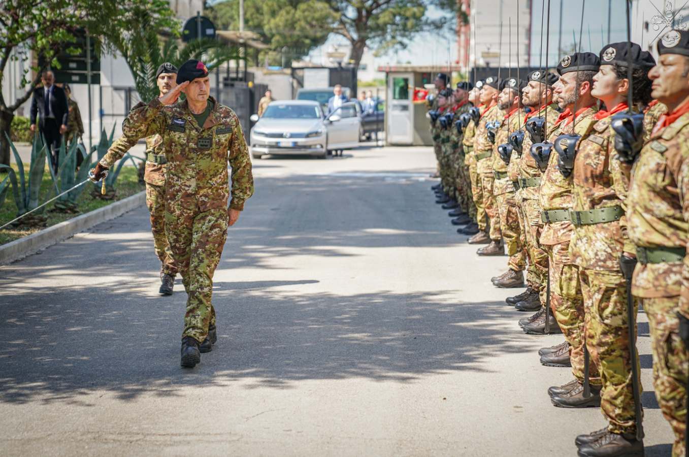 Difesa: il Generale Portolano in visita ai Reparti delle Forze Armate in Puglia