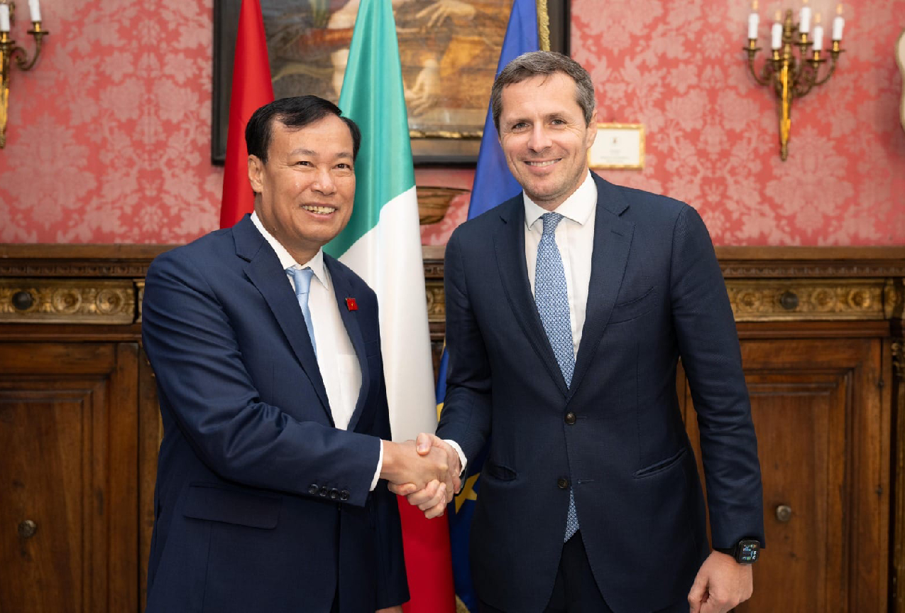 Undersecretary of State for Defence Perego meets the Chairman of the Vietnamese National Assembly Security and Defence Committee
