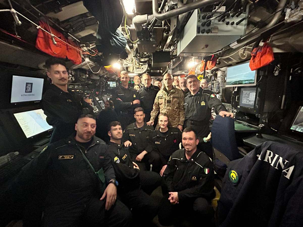 Il Capo di Stato Maggiore della Difesa a bordo del sommergibile Romeo Romei