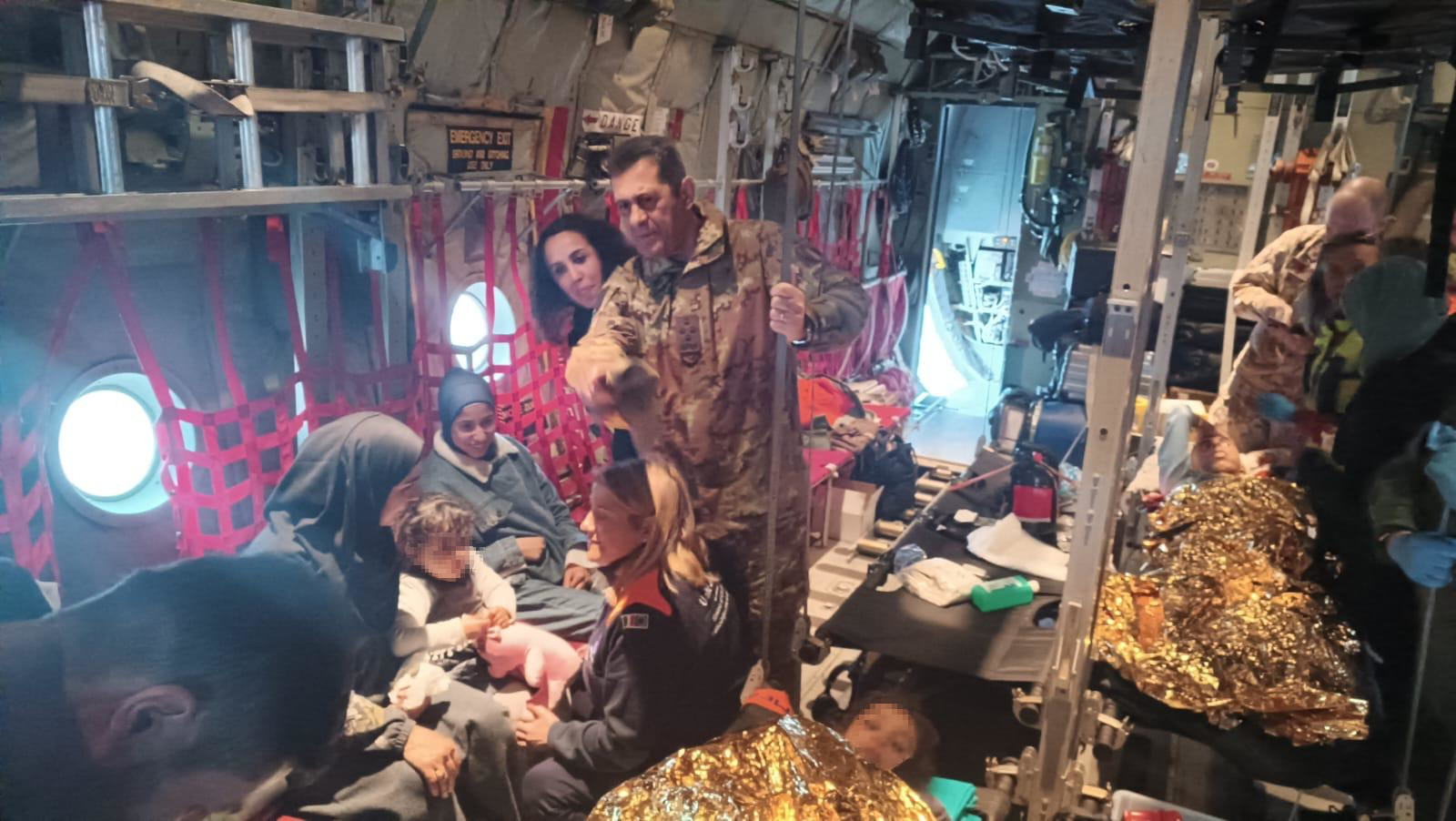 Atterra a Ciampino il secondo C-130 della Difesa con a bordo 25 palestinesi
