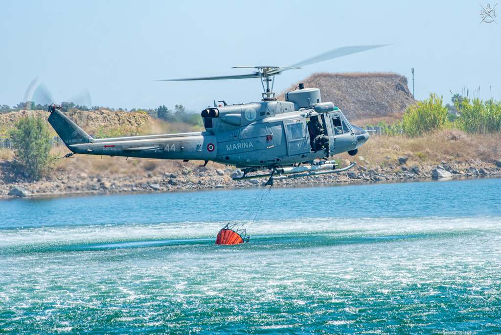 AIB 2023: intervento Marina Militare su incendio a Catania