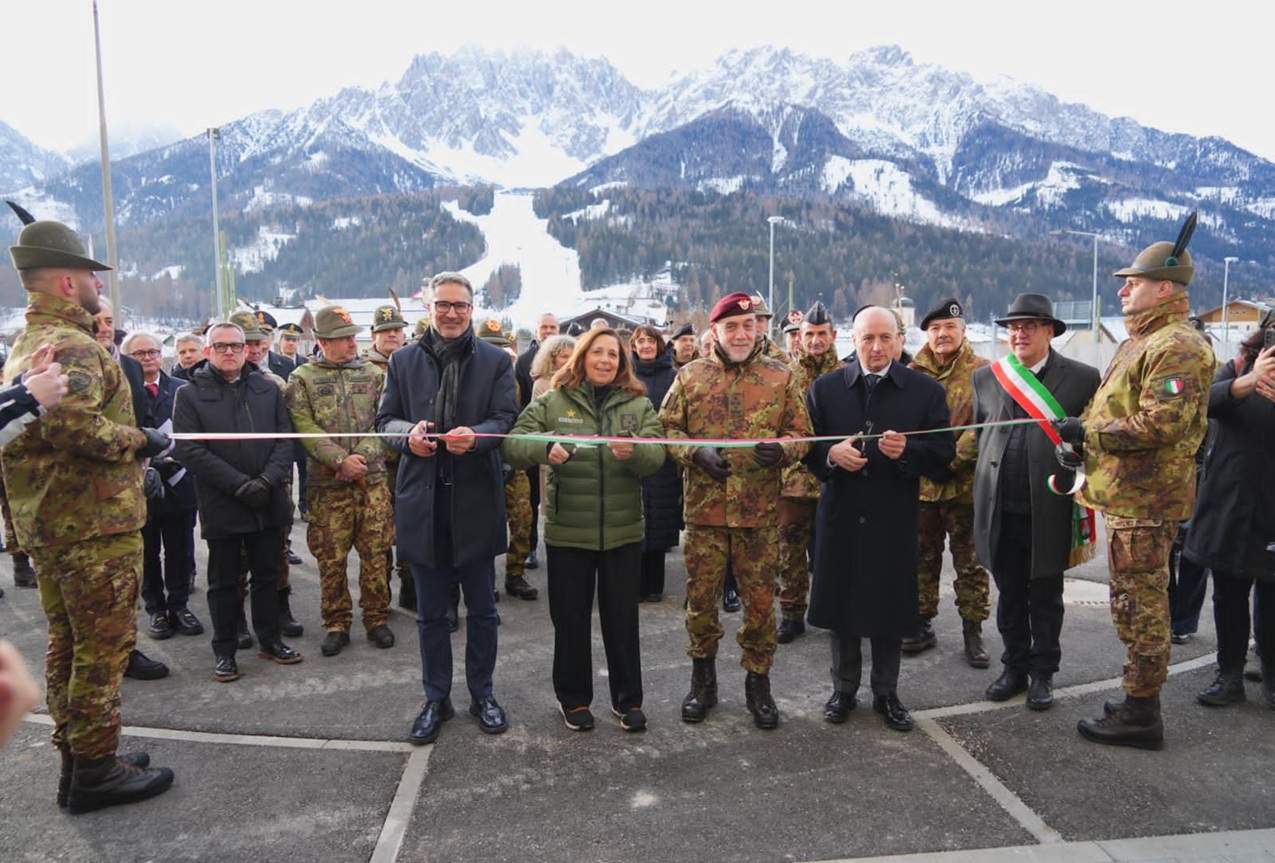 Il Sottosegretario Rauti ha inaugurato a San Candido un nuovo polo addestrativo per il supporto ai Giochi Olimpici e Paralimpici Milano-Cortina 2026