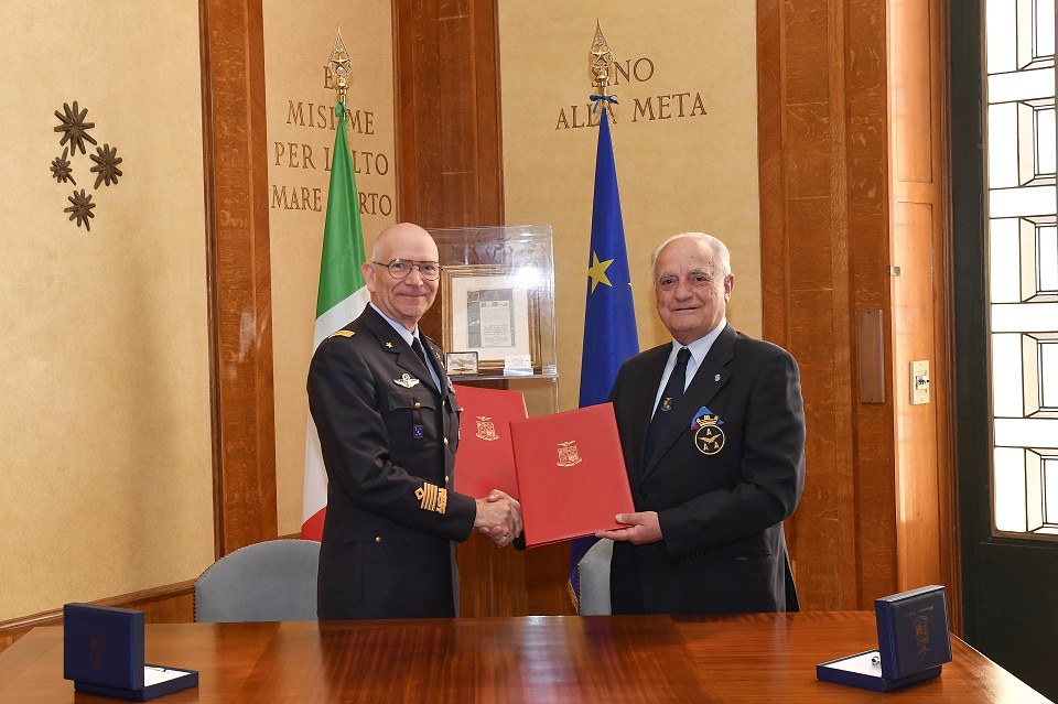 Aeronautica Militare: siglato nuovo protocollo d’intesa con l’A.A.A. Aeronautica Militare: siglato nuovo protocollo d’intesa con l’A.A.A.