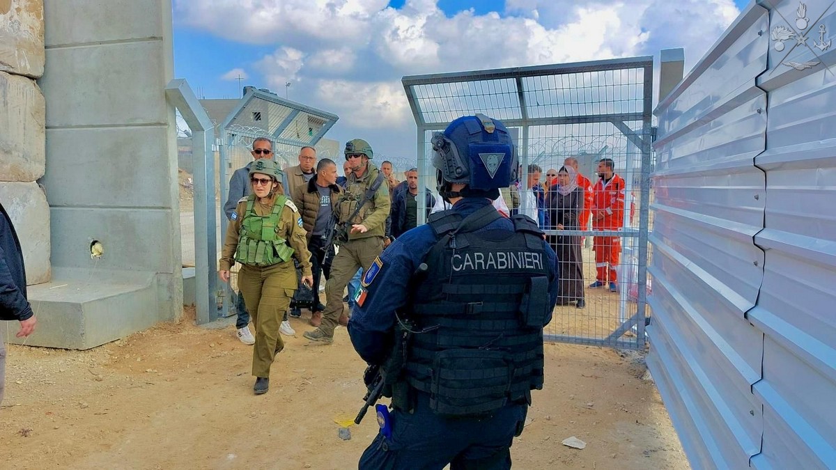 Carabinieri schierati al valico di Rafah: al via la missione EUBAM Carabinieri schierati al valico di Rafah: al via la missione EUBAM