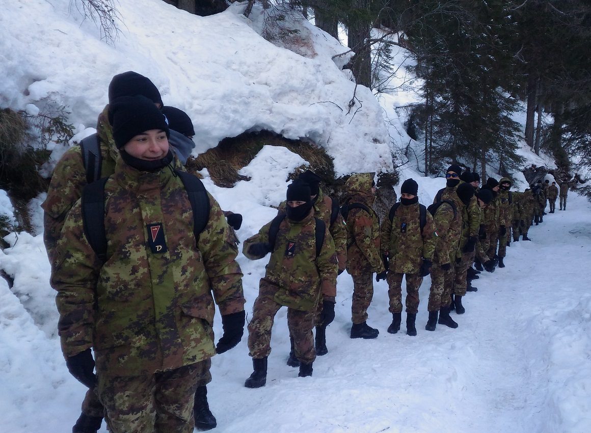 Scuola Militare Aeronautica: allievi della Douhet in addestramento a Dobbiaco
Scuola Militare Aeronautica: allievi della Douhet in addestramento a Dobbiaco