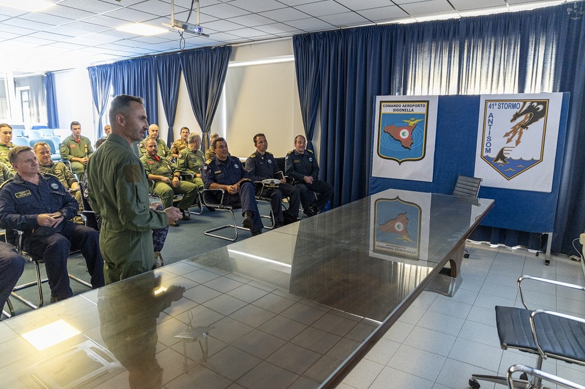 A Sigonella il Force Commander di EUNAVFOR MED IRINI