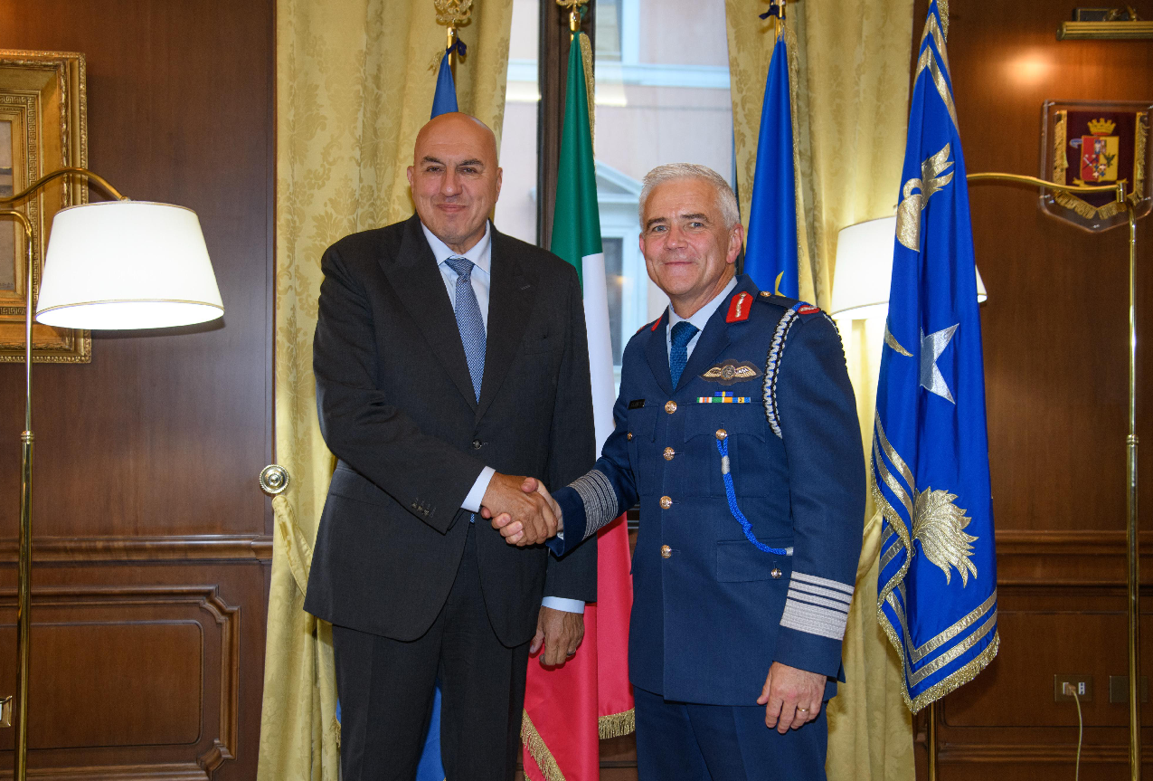 Minister Crosetto receives the Chairman of the European Union Military Committee Minister Crosetto receives the Chairman of the European Union Military Committee