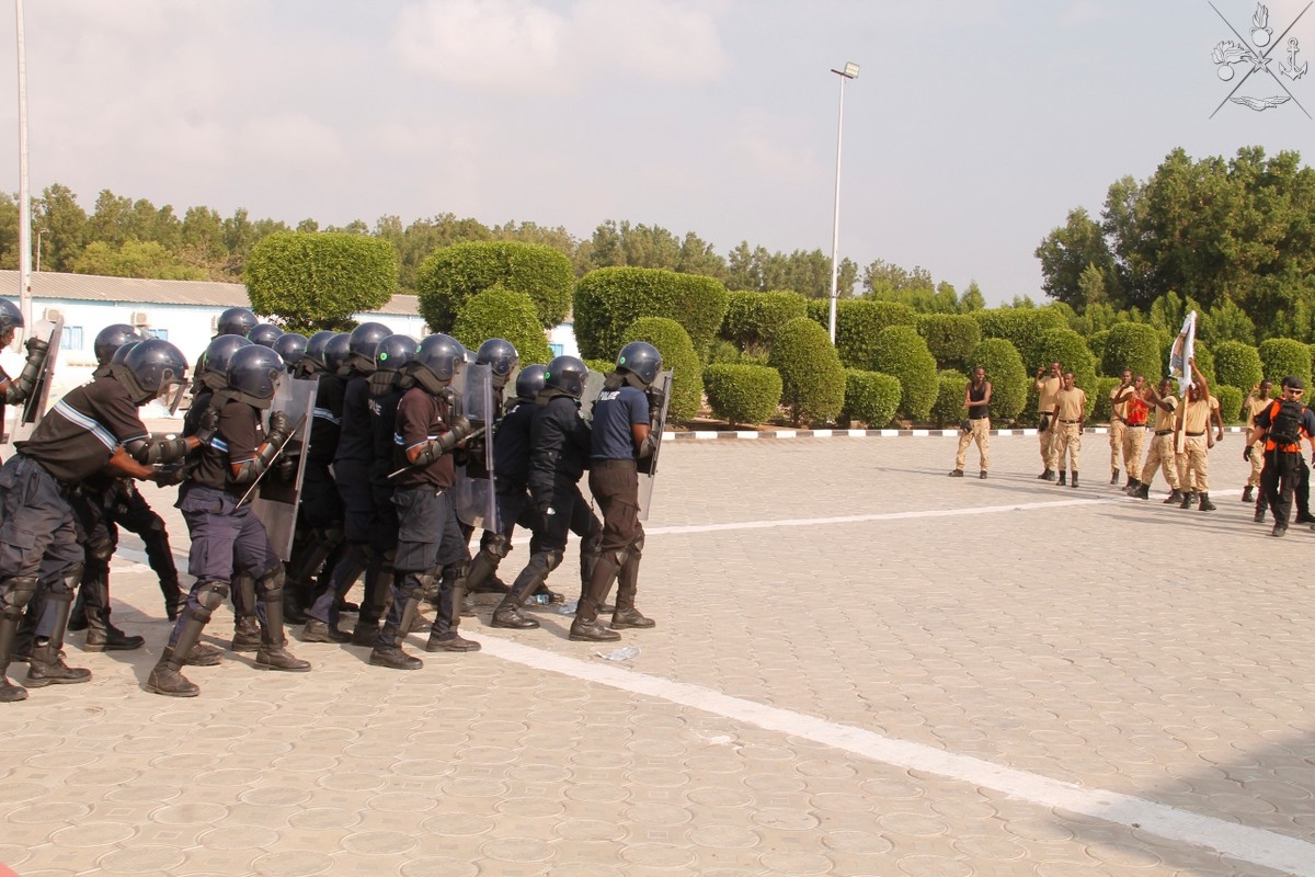 Missione “MIADIT Somalia 22”: Celebrata la chiusura dei corsi di “Ordine Pubblico” e Missione “MIADIT Somalia 22”: Celebrata la chiusura dei corsi di “Ordine Pubblico” e