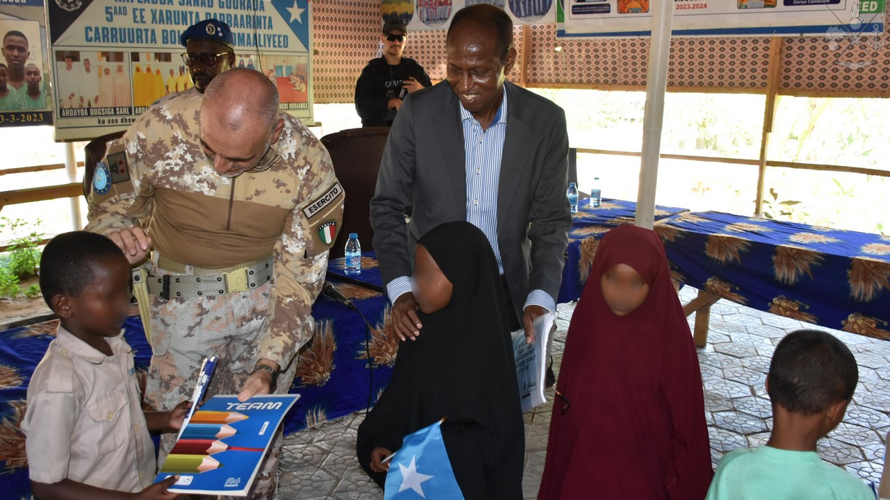 Somalia: Conclusa attività CIMIC a favore di un centro educativo