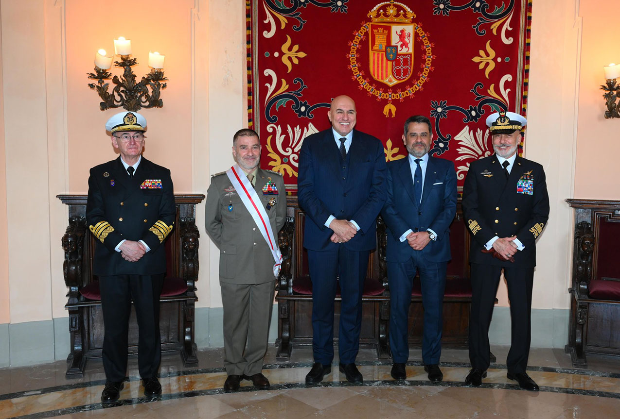 Consegna della Gran Croce al Merito Militare al Gen. Giovanni Maria Iannucci, Capo di Gabinetto Ministero Difesa