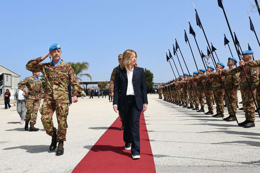 Il Presidente del Consiglio dei Ministri visita il Contingente Italiano in Libano