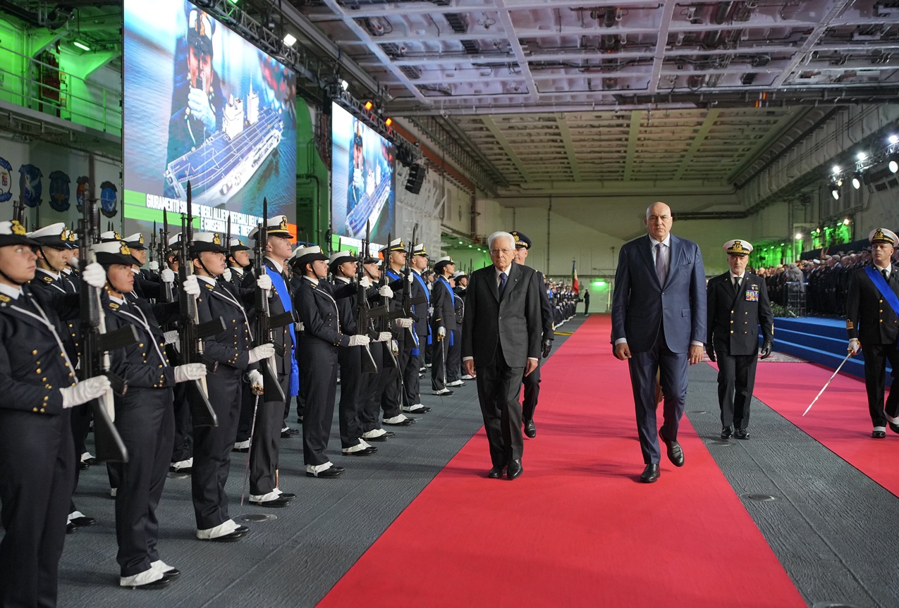 Cerimonia di Giuramento Allievi Accademia Navale
e consegna Nave Trieste Cerimonia di Giuramento Allievi Accademia Navale
e consegna Nave Trieste
