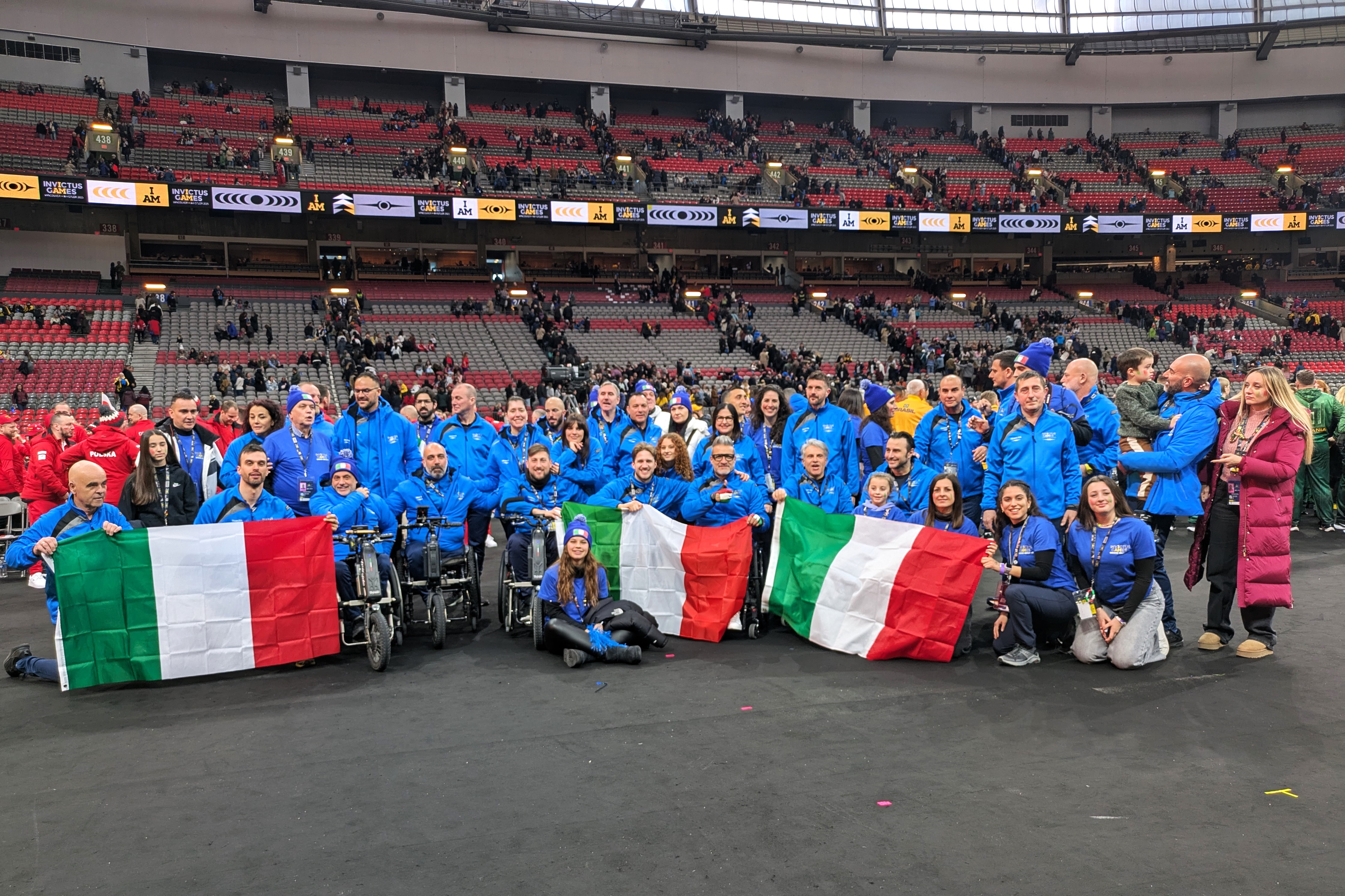 Difesa: il Team Italia del Gruppo Sportivo Paralimpico della Difesa alla cerimonia di apertura della 7ª Edizione degli Invictus Games Difesa: il Team Italia del Gruppo Sportivo Paralimpico della Difesa alla cerimonia di apertura della 7ª Edizione degli Invictus Games