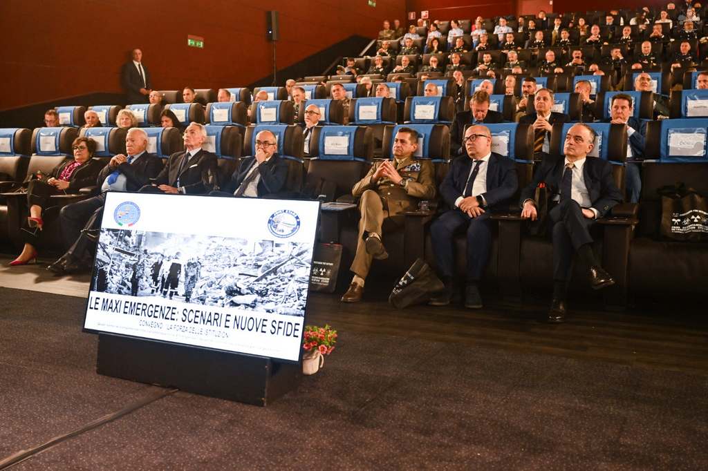 La sala con Autorità e ospiti