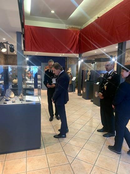CoESPU: il Prefetto di Vicenza visita la Mostra di Beni provenienti da Aree di crisi