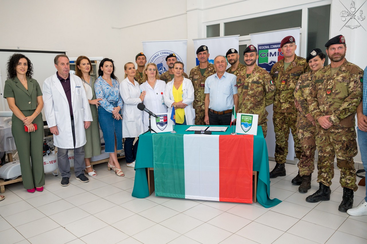 KFOR: donazione di materiali sanitari per cure odontoiatriche