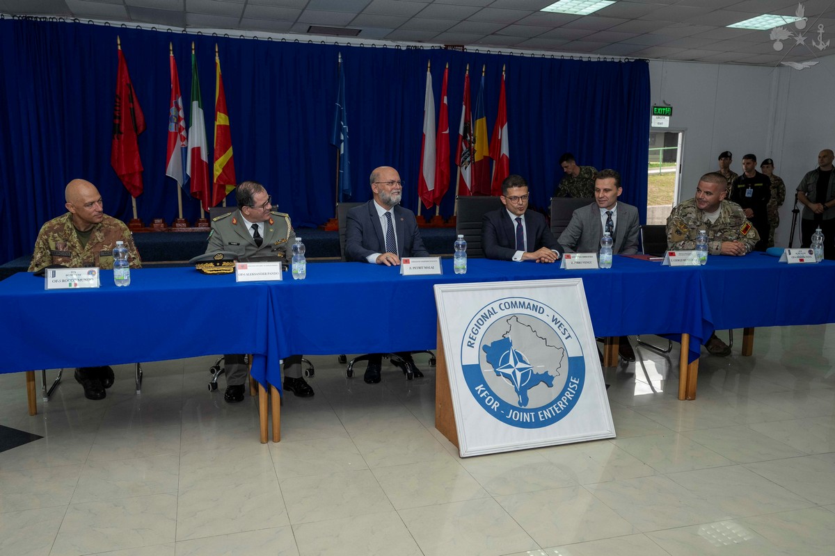 Il Ministro della Difesa albanese in visita al Regional Command West