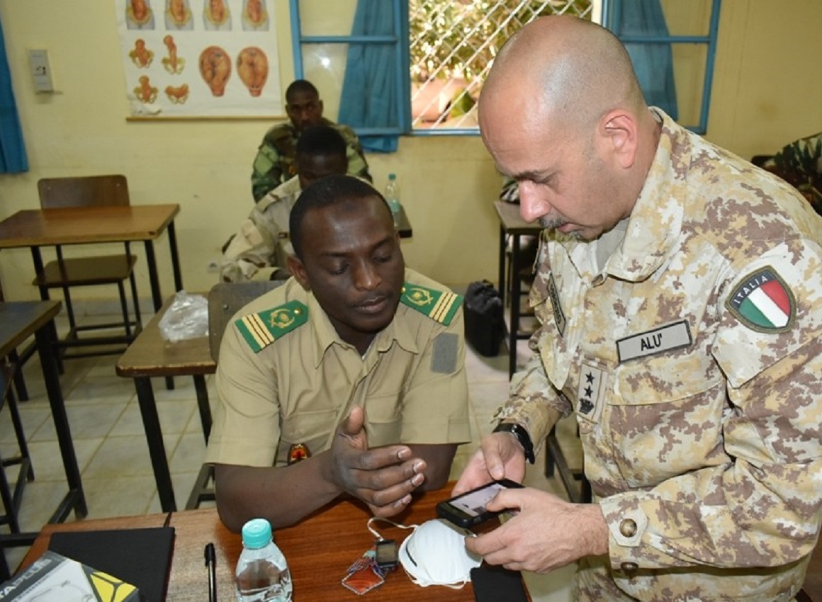 Niger: formazione alla scuola di sanità delle Forze Armate nigerine Niger: formazione alla scuola di sanità delle Forze Armate nigerine