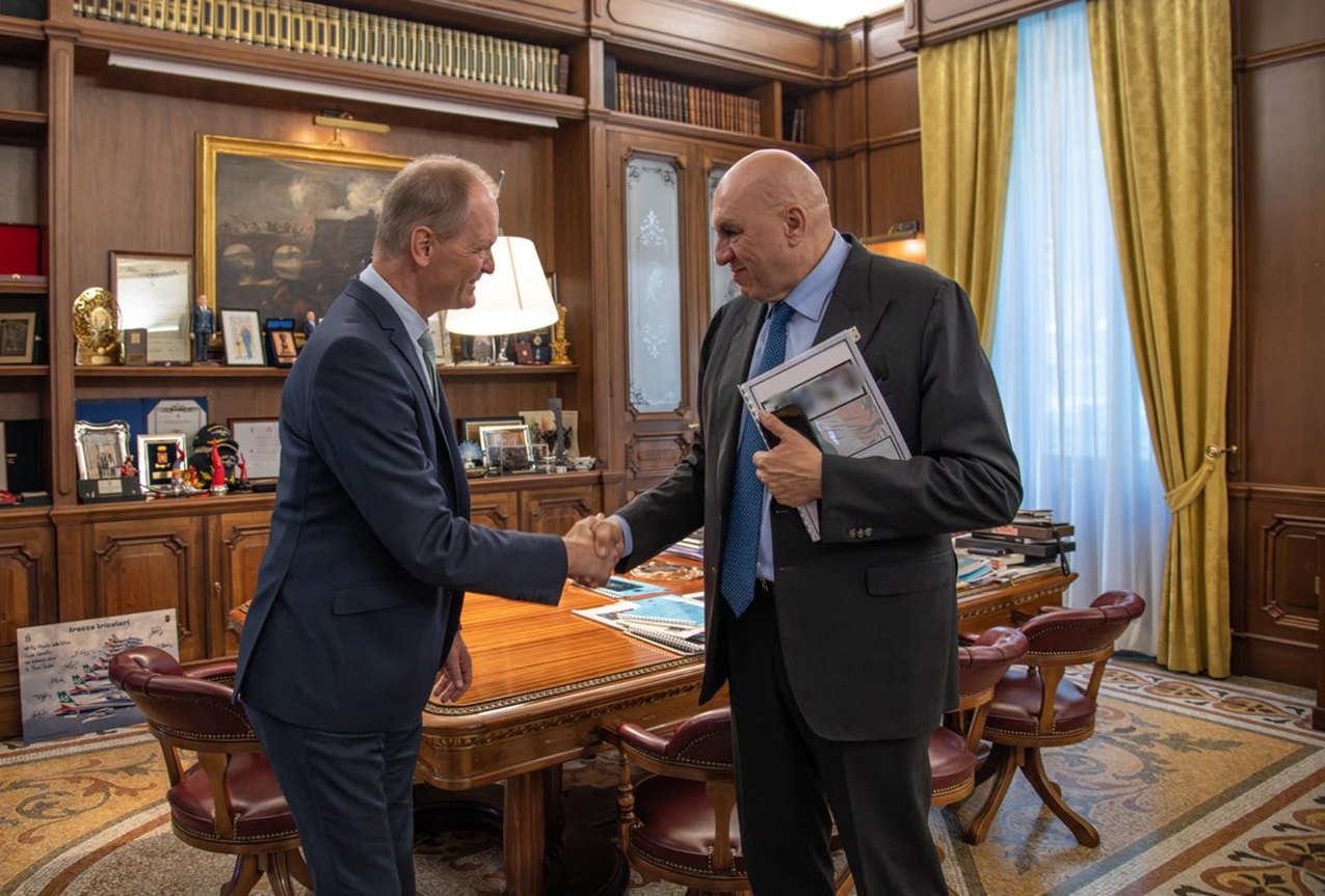 Il Ministro Crosetto riceve l'Ambasciatore tedesco in Italia