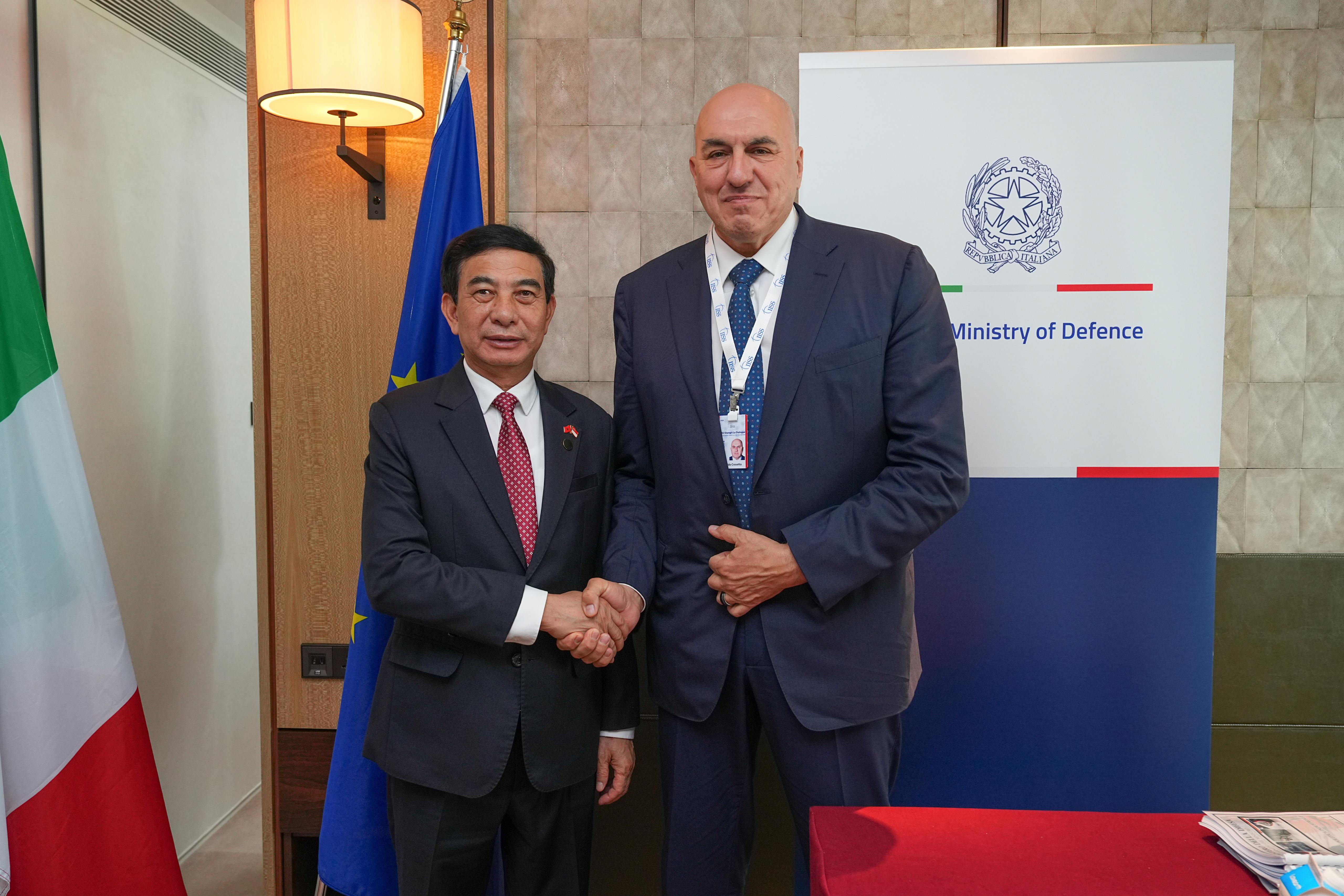 Il Ministro Crosetto incontra il Vice Primo Ministro e Ministro della Difesa del Vietnam
