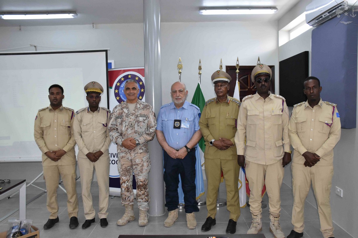 Somalia, il Contingente italiano a supporto della popolazione locale Somalia, il Contingente italiano a supporto della popolazione locale