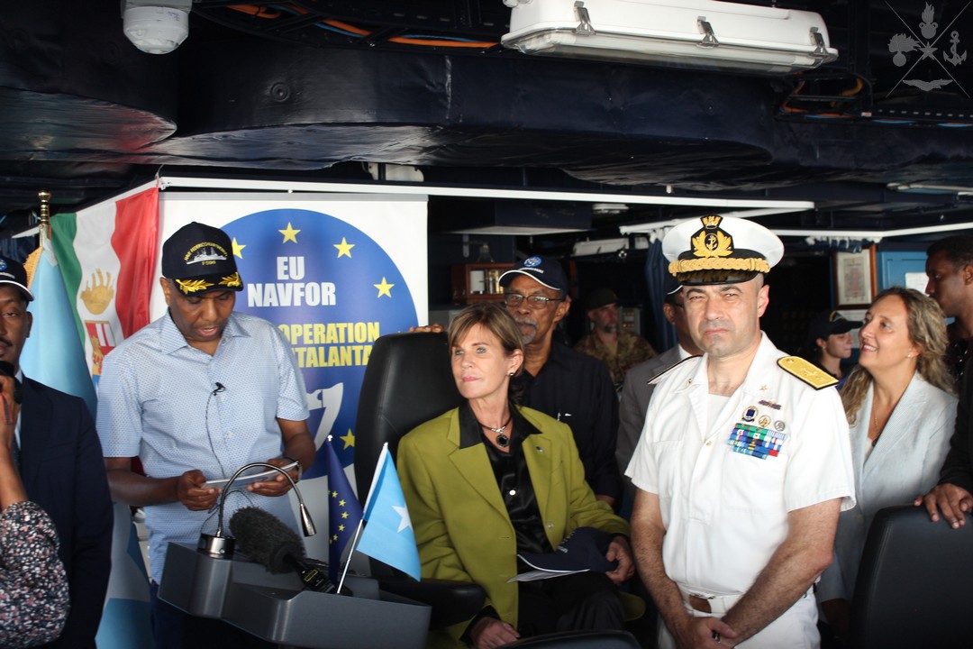 Visita Primo Ministro somalo a bordo di Nave Martinengo