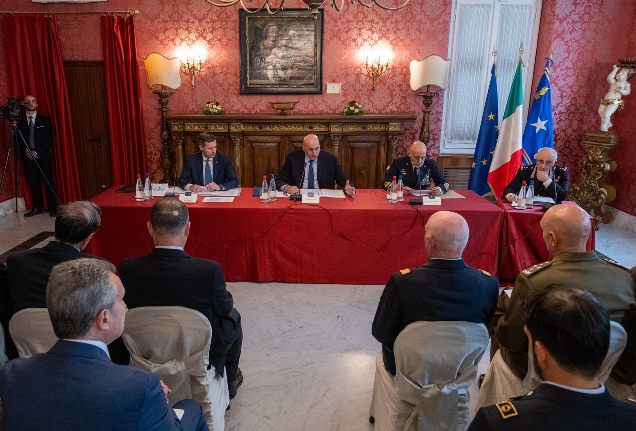 Primo incontro del Ministro della Difesa con le APCSM (Associazioni Professionali a Carattere Sindacale tra Militari)