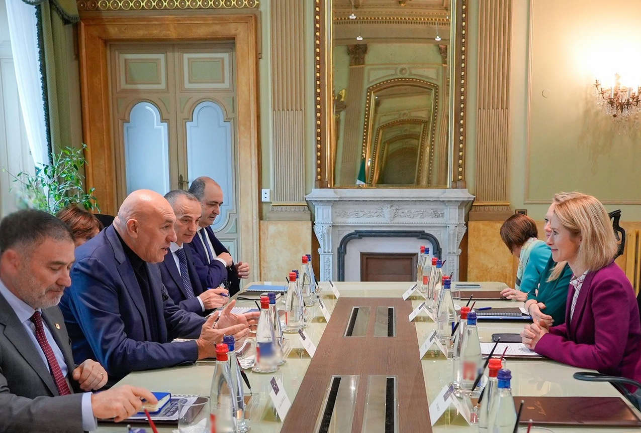 Minister Crosetto meets the EU High Representative for Foreign Affairs and Security Policy Minister Crosetto meets the EU High Representative for Foreign Affairs and Security Policy