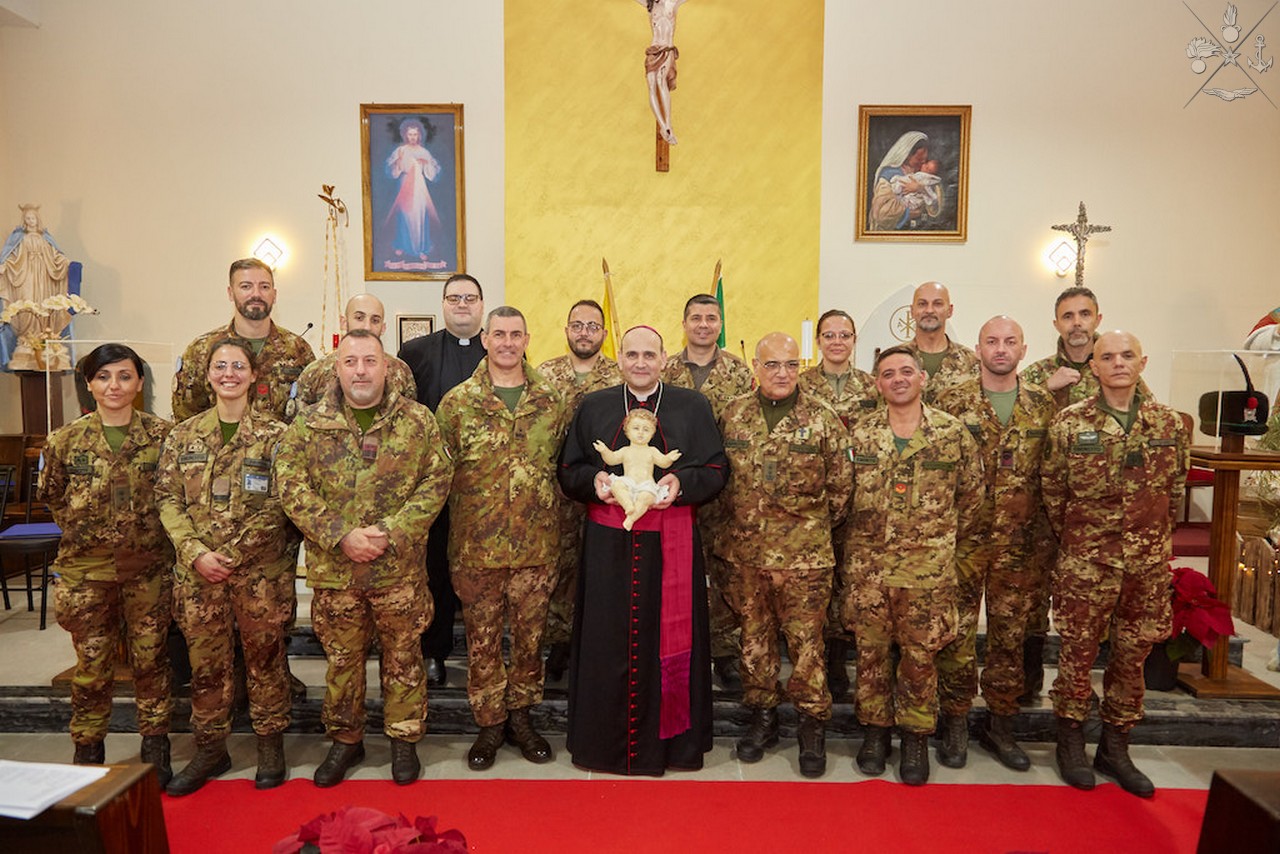 Il Nunzio Apostolico visita il Contingente Italiano impegnato nel Sud del Libano