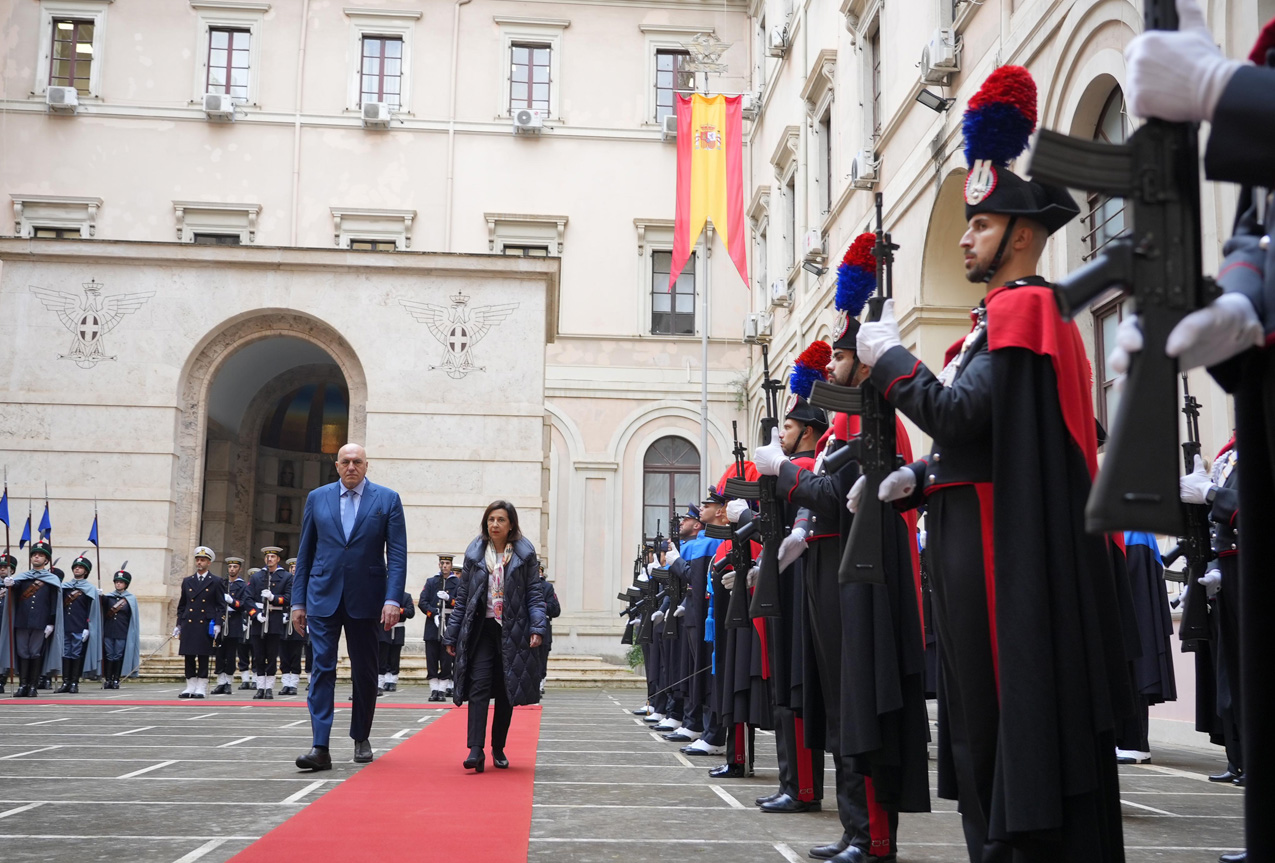 Il Ministro Crosetto incontra la collega spagnola Robles Il Ministro Crosetto incontra la collega spagnola Robles