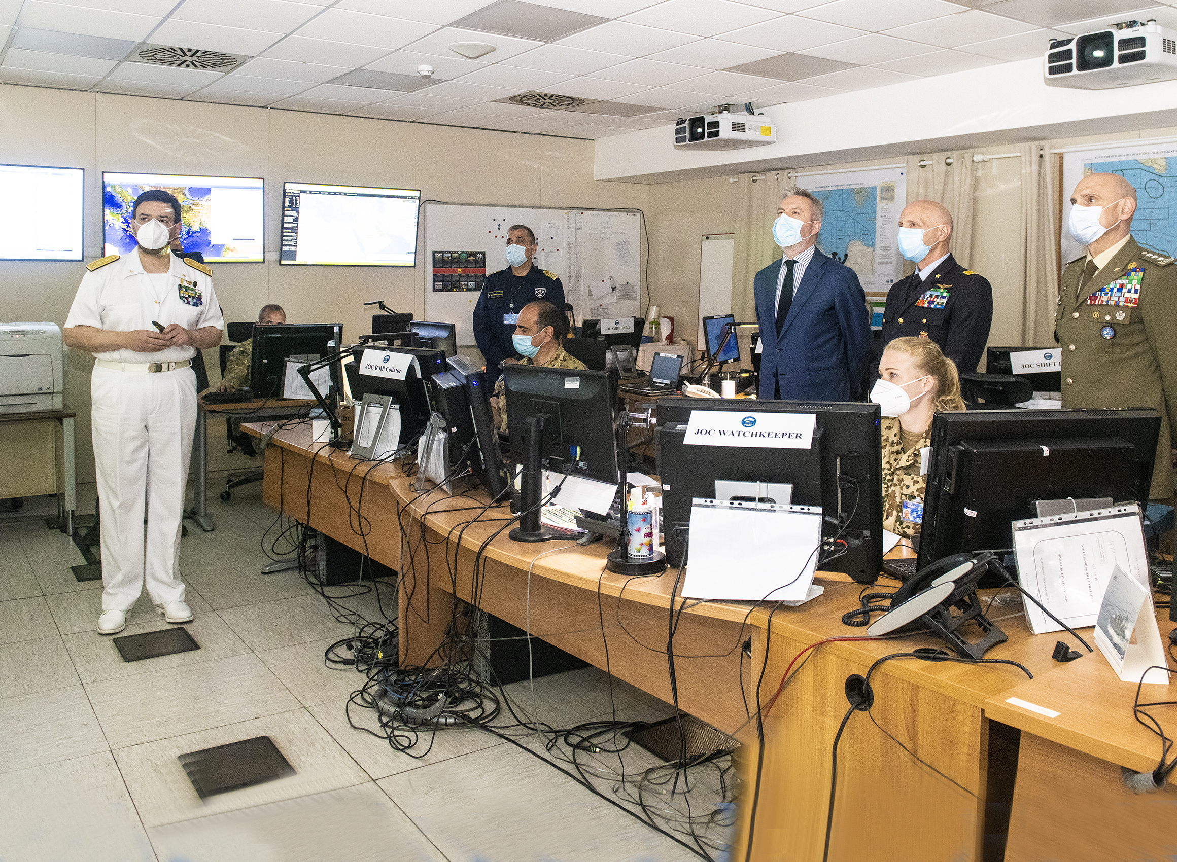 Visita del Ministro Guerini al comando di EUNAVFOR MED Irini Visita del Ministro Guerini al comando di EUNAVFOR MED Irini